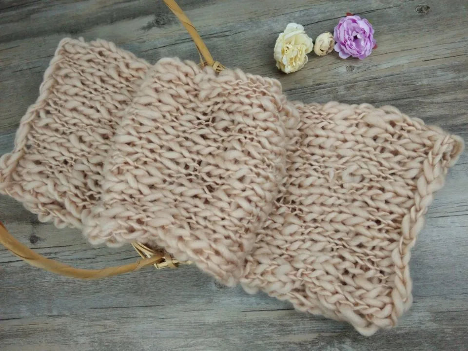 SnuggleNest – Chunky Knit Baby Photo Blanket