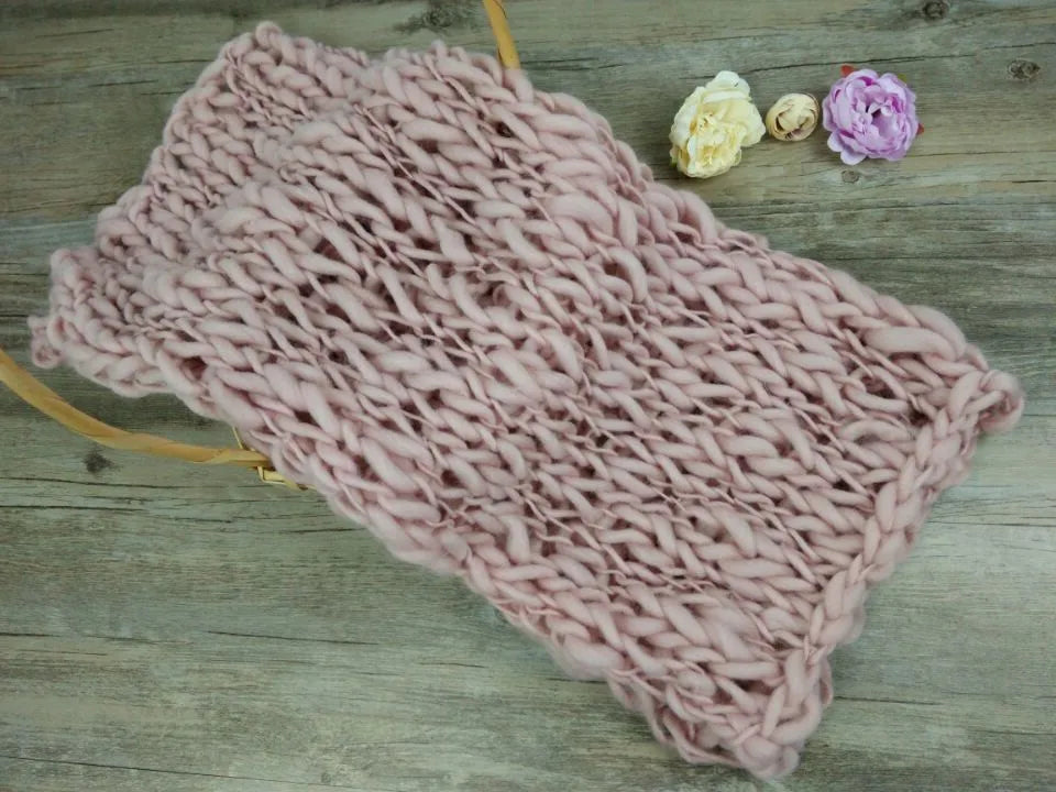 SnuggleNest – Chunky Knit Baby Photo Blanket