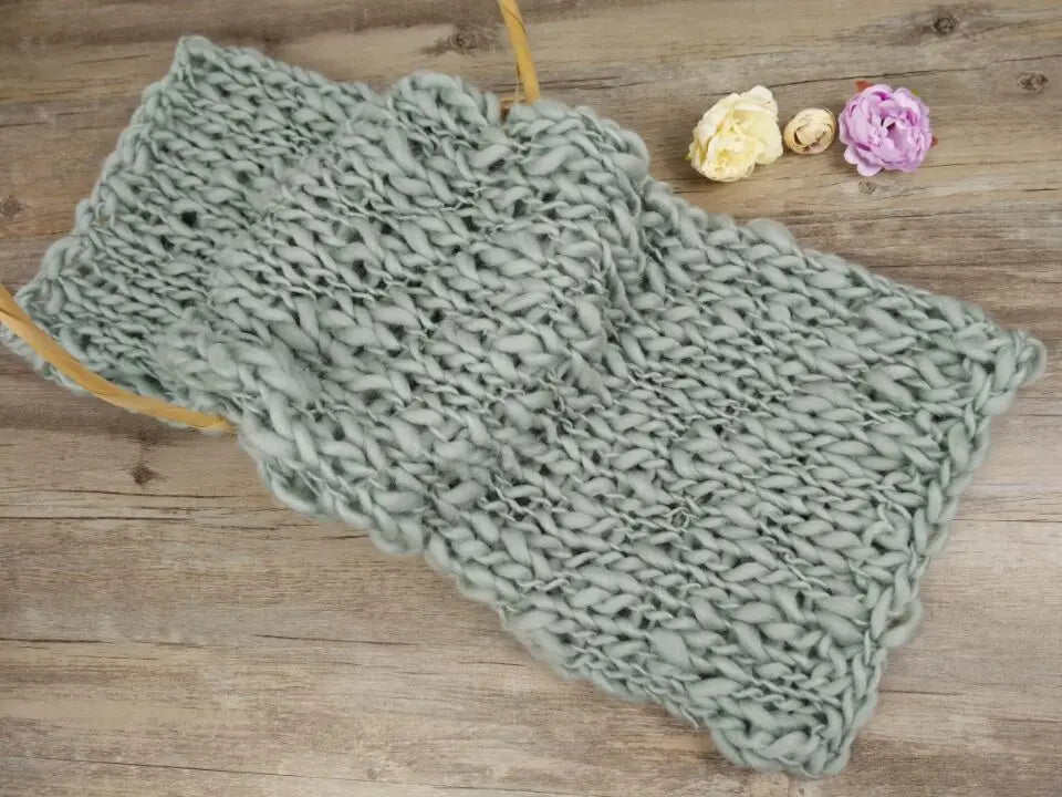 SnuggleNest – Chunky Knit Baby Photo Blanket