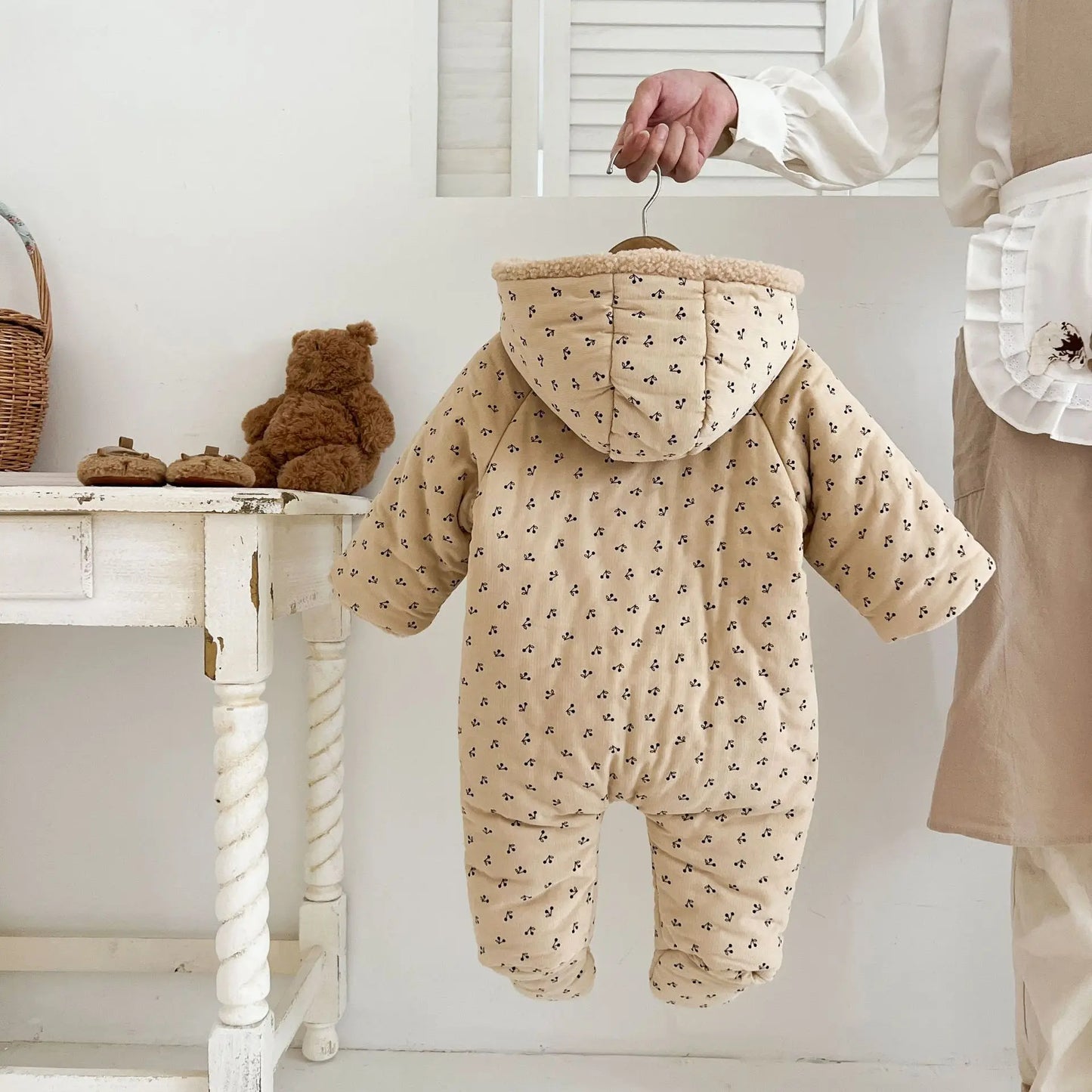 SnugglePetal Romper – Fleece Hooded Floral Jumpsuit for Babies