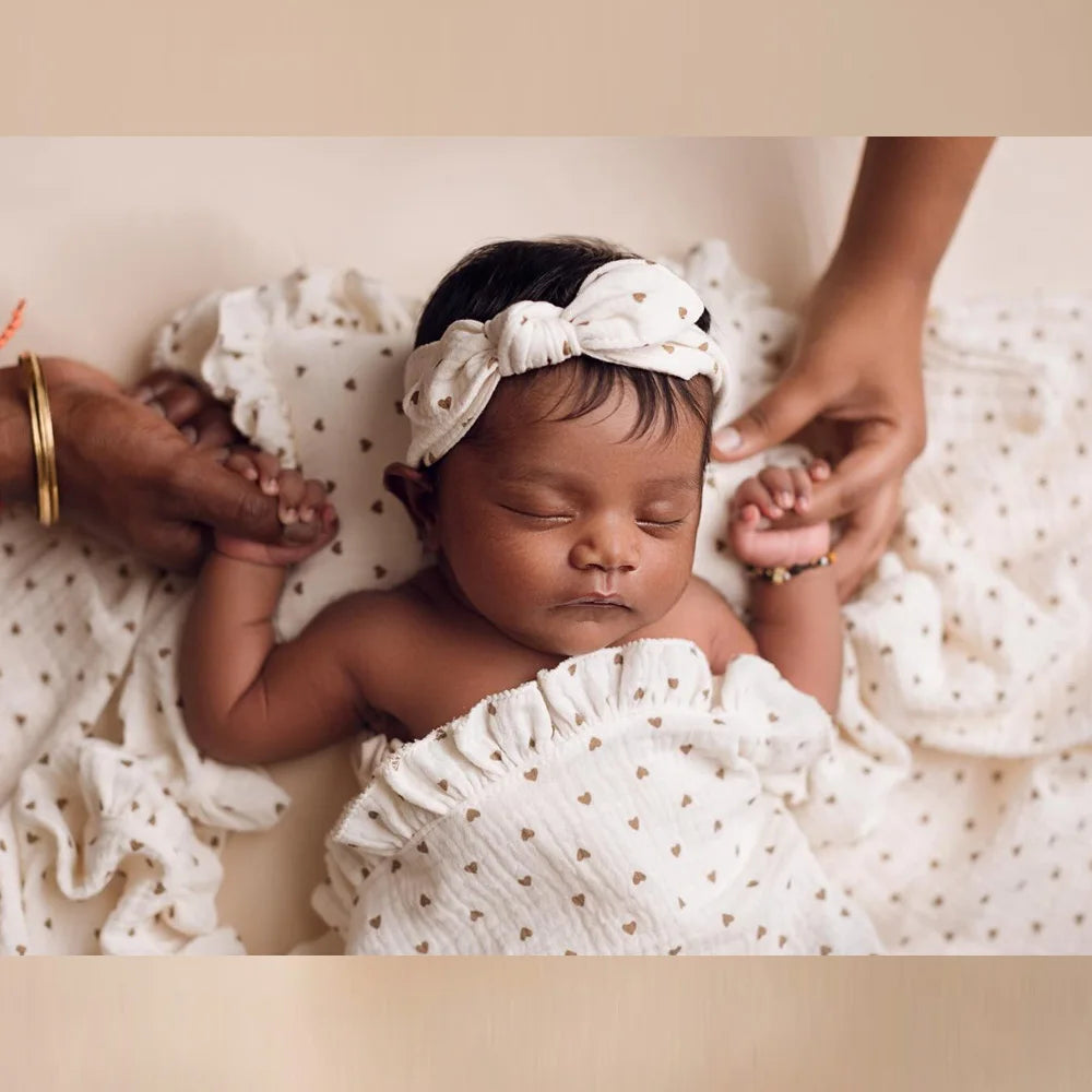 SnuggleNest Set – Cotton Blanket, Lace Pillow & Headband Props