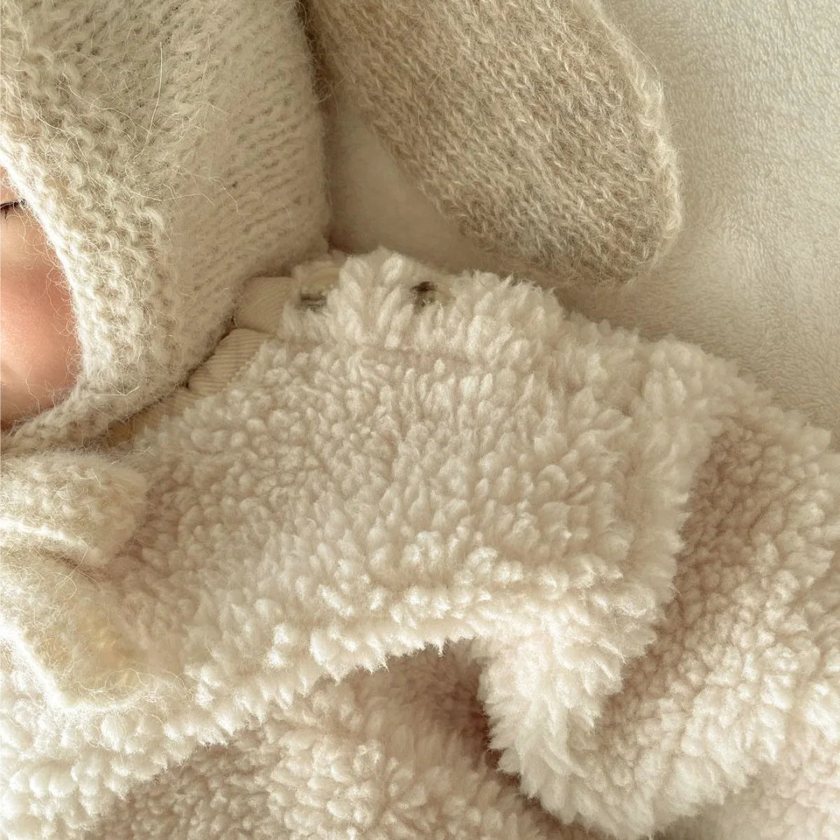 CuddleCove Bodysuit – Cozy Fleece Cotton Onesie