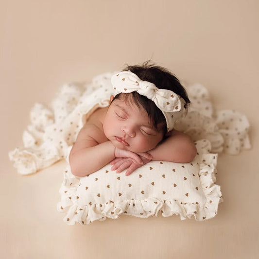SnuggleNest Set – Cotton Blanket, Lace Pillow & Headband Props