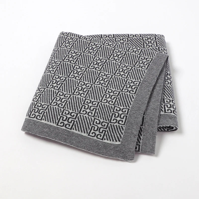 CuddleWeave Newborn Crib Quilt – Fashion Letter Print Wrap