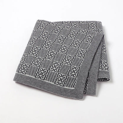 CuddleWeave Newborn Crib Quilt – Fashion Letter Print Wrap