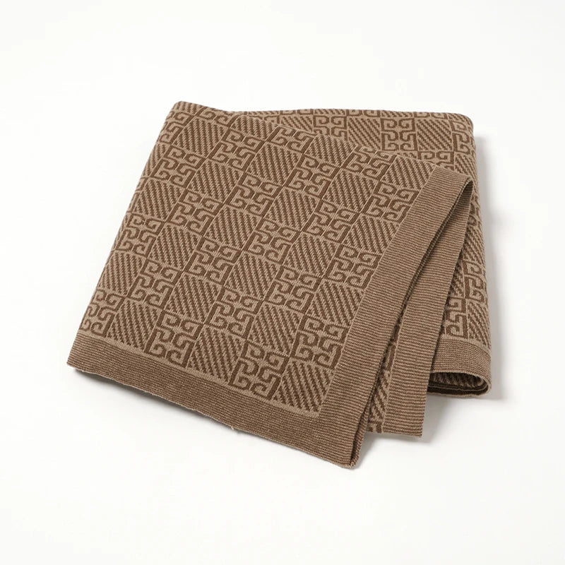 CuddleWeave Newborn Crib Quilt – Fashion Letter Print Wrap