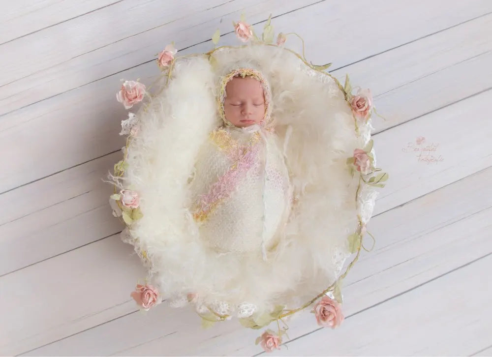 Newborn photography props,lace wrap with matching hat,stretch super fluffy,baby soft