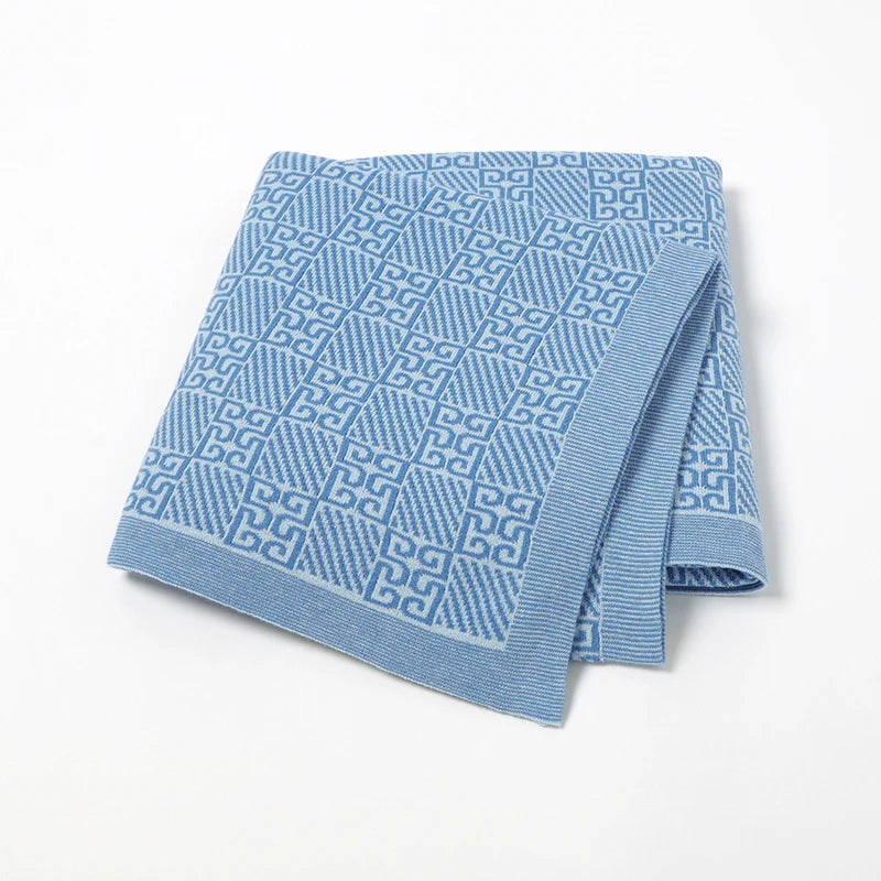 CuddleWeave Newborn Crib Quilt – Fashion Letter Print Wrap